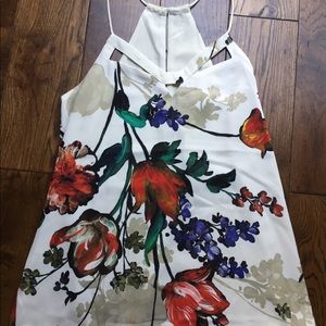 Adorable floral flowy tank